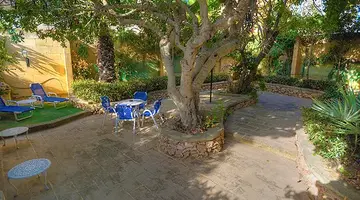 Cornucopia Hotel