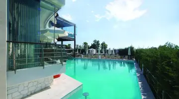 COSMOPOLITAN HOTEL & SPA