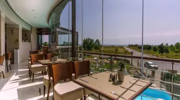 COSMOPOLITAN HOTEL & SPA