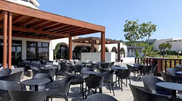 COSMOPOLITAN HOTEL