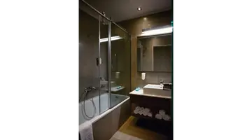COSMOPOLITAN HOTEL