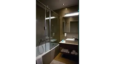 COSMOPOLITAN HOTEL