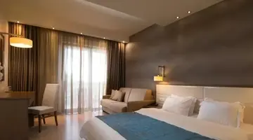 COSMOPOLITAN HOTEL