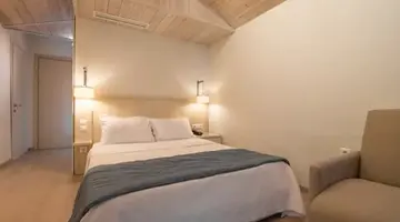 COSMOPOLITAN HOTEL