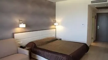 COSMOPOLITAN HOTEL