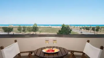 COSMOPOLITAN HOTEL