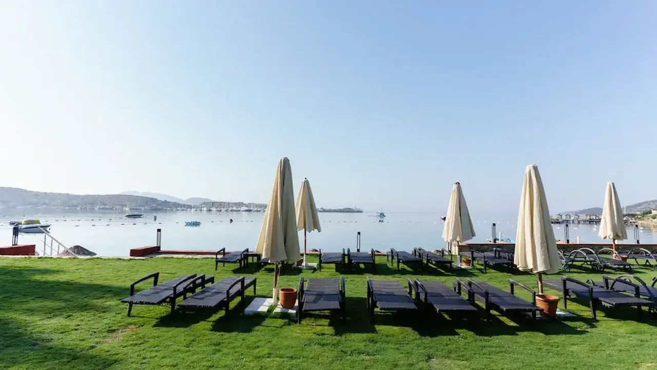 Costa Luvi Hotel