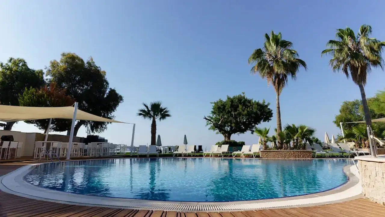 Costa Luvi Hotel