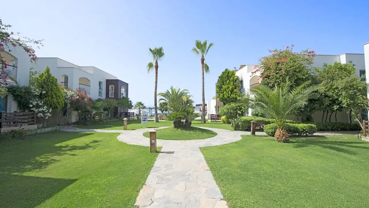 Costa Luvi Hotel