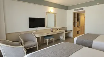 COSY BEACH HOTEL