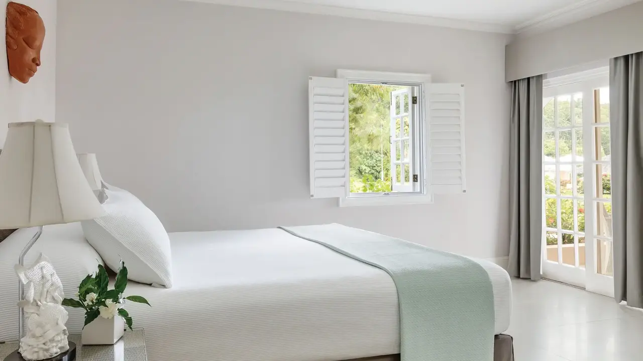 Couples Sans Souci