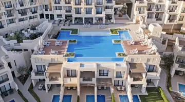 CREEK HOTEL AND RESIDENCES