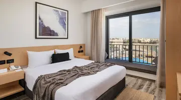 CREEK HOTEL AND RESIDENCES