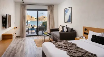 CREEK HOTEL AND RESIDENCES