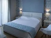 Cressida Seaside Apartments