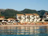 Cressida Seaside Apartments