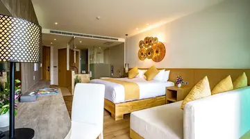 Crest Resort & Pool Villas