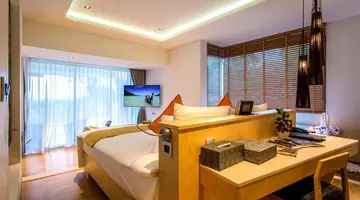 CREST RESORT & POOL VILLAS