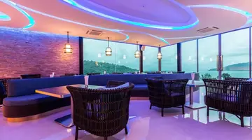 CREST RESORT & POOL VILLAS