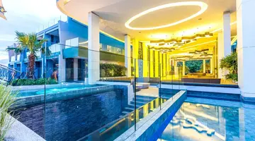 Crest Resort & Pool Villas