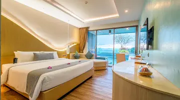 Crest Resort & Pool Villas