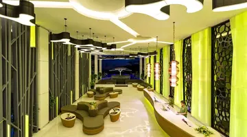 Crest Resort & Pool Villas