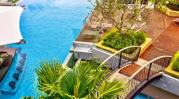 Crest Resort & Pool Villas
