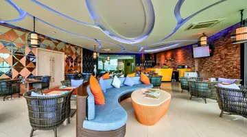 Crest Resort & Pool Villas