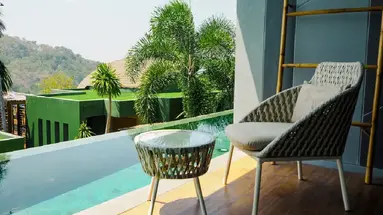 CREST RESORT & POOL VILLAS
