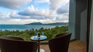 CREST RESORT & POOL VILLAS