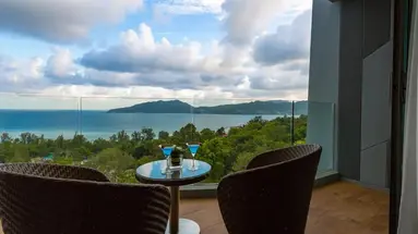 CREST RESORT & POOL VILLAS