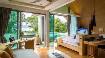 CREST RESORT & POOL VILLAS