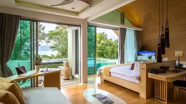 CREST RESORT & POOL VILLAS