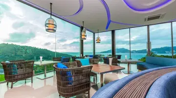 CREST RESORT & POOL VILLAS
