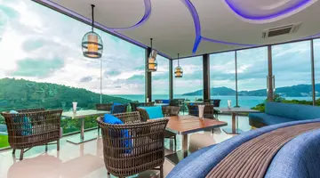 CREST RESORT & POOL VILLAS