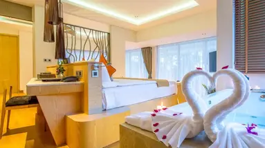 CREST RESORT & POOL VILLAS