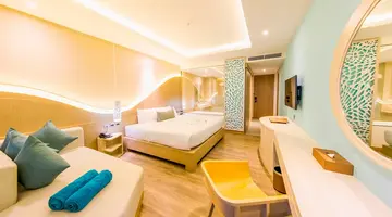 Crest Resort & Pool Villas