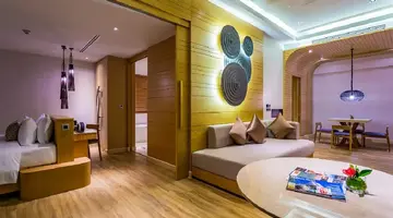 CREST RESORT & POOL VILLAS
