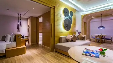 CREST RESORT & POOL VILLAS