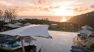 CREST RESORT & POOL VILLAS