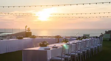 CREST RESORT & POOL VILLAS