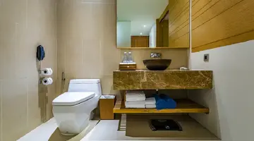 CREST RESORT & POOL VILLAS