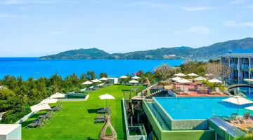 Crest Resort & Pool Villas