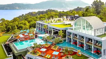 Crest Resort & Pool Villas