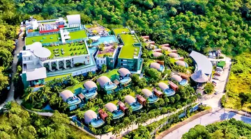 Crest Resort & Pool Villas