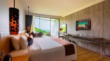 CREST RESORT & POOL VILLAS