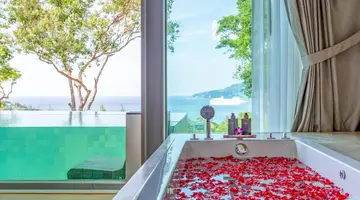 CREST RESORT & POOL VILLAS