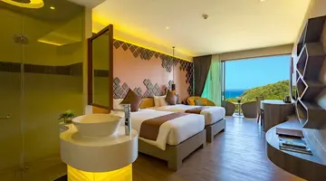 Crest Resort & Pool Villas