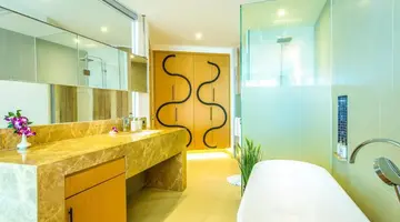 CREST RESORT & POOL VILLAS