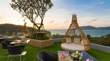 CREST RESORT & POOL VILLAS
